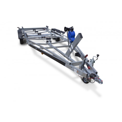 Ремарке YACHT 2700 [VZ]	- 2700 kg